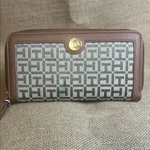 Tommy Hilfiger wallet